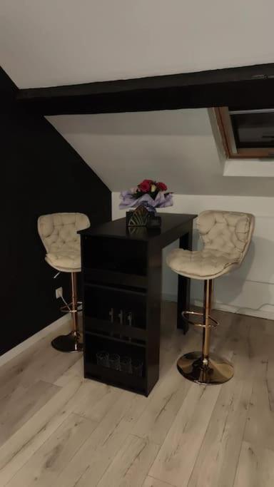 Logement Romantique Et Cosy Charleroi Exterior foto